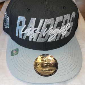 NFL 22 Draft Las Vegas RAIDERS On Field Hat by 9FIFTY New Era Black Gray